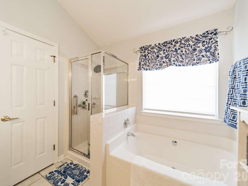 4956 Bentridge Drive, Concord, NC 28027.  MLS# CAR4414625, YatesRealty ID 44374. 