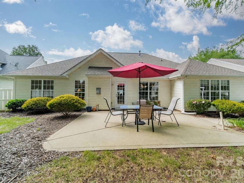 4956 Bentridge Drive, Concord, NC 28027.  MLS# CAR4414625, YatesRealty ID 44374. 