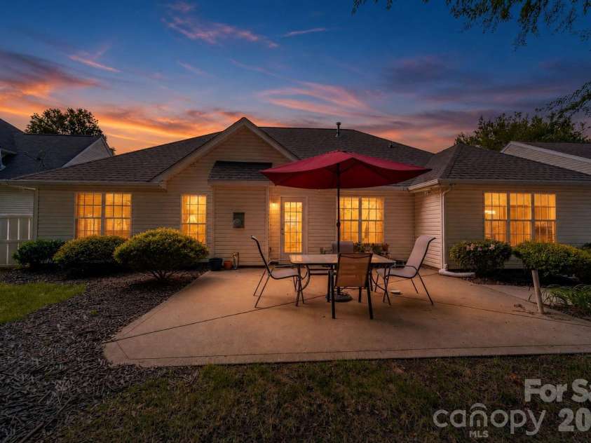 4956 Bentridge Drive, Concord, NC 28027.  MLS# CAR4414625, YatesRealty ID 44374. 