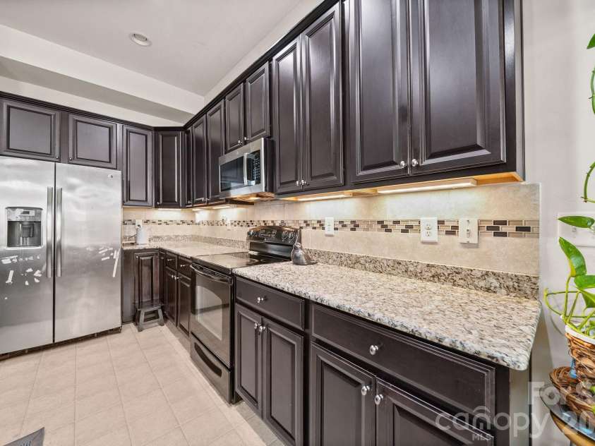 3018 Robusta Court, Gastonia, NC 28056.  MLS# CAR4413055, YatesRealty ID 44375. 