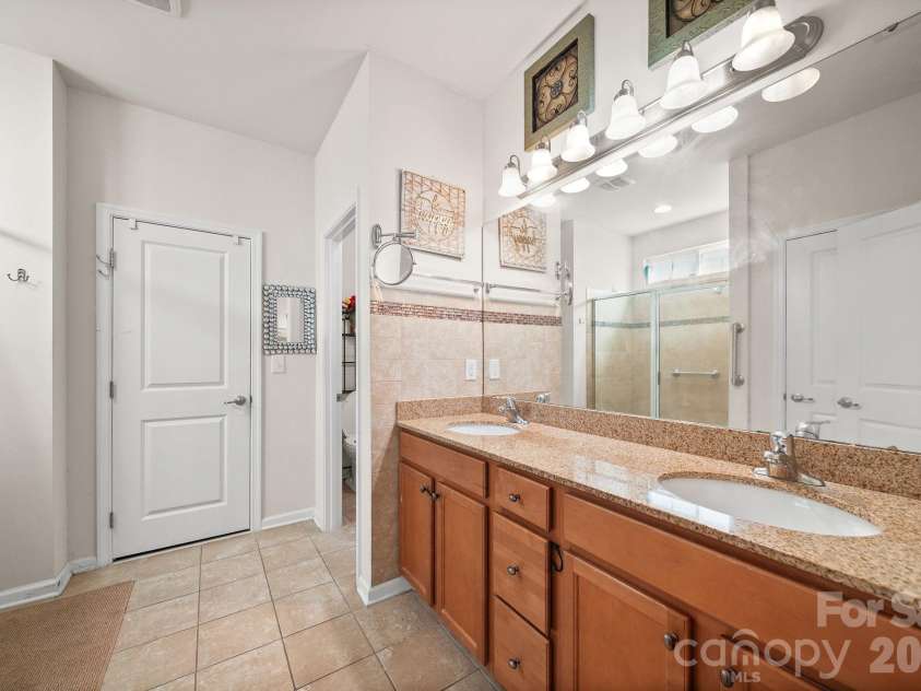 3018 Robusta Court, Gastonia, NC 28056.  MLS# CAR4413055, YatesRealty ID 44375. 