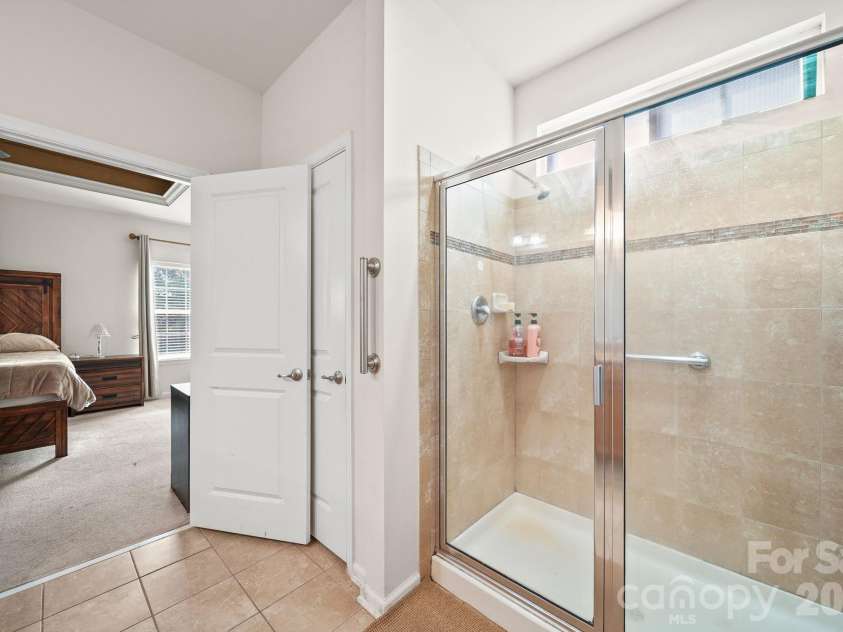 3018 Robusta Court, Gastonia, NC 28056.  MLS# CAR4413055, YatesRealty ID 44375. 