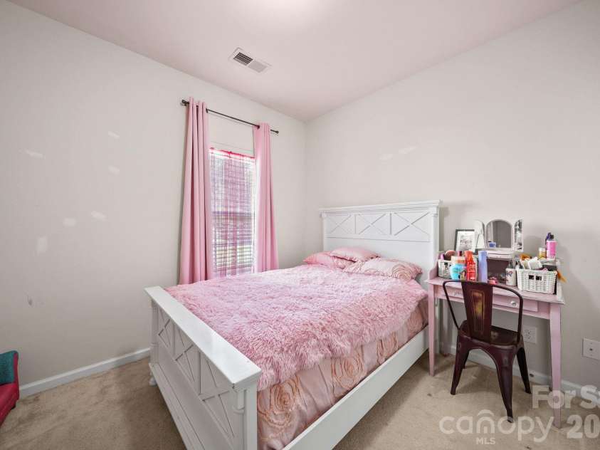 3018 Robusta Court, Gastonia, NC 28056.  MLS# CAR4413055, YatesRealty ID 44375. 