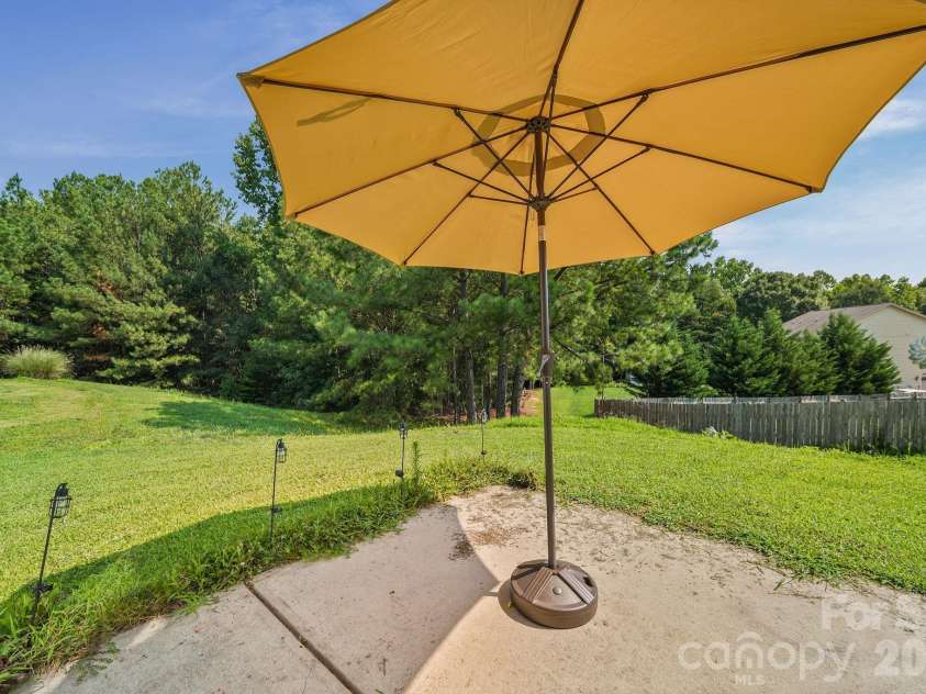 3018 Robusta Court, Gastonia, NC 28056.  MLS# CAR4413055, YatesRealty ID 44375. 