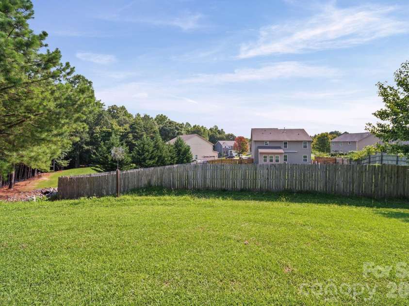 3018 Robusta Court, Gastonia, NC 28056.  MLS# CAR4413055, YatesRealty ID 44375. 
