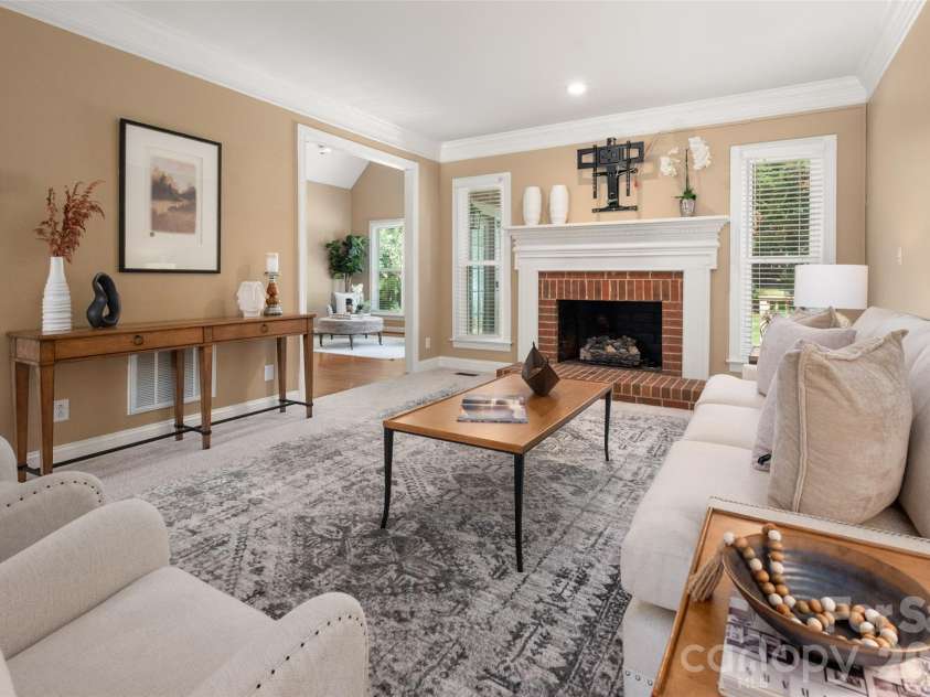 12818 Darby Chase Drive, Charlotte, NC 28277.  MLS# CAR4412364, YatesRealty ID 44377. 