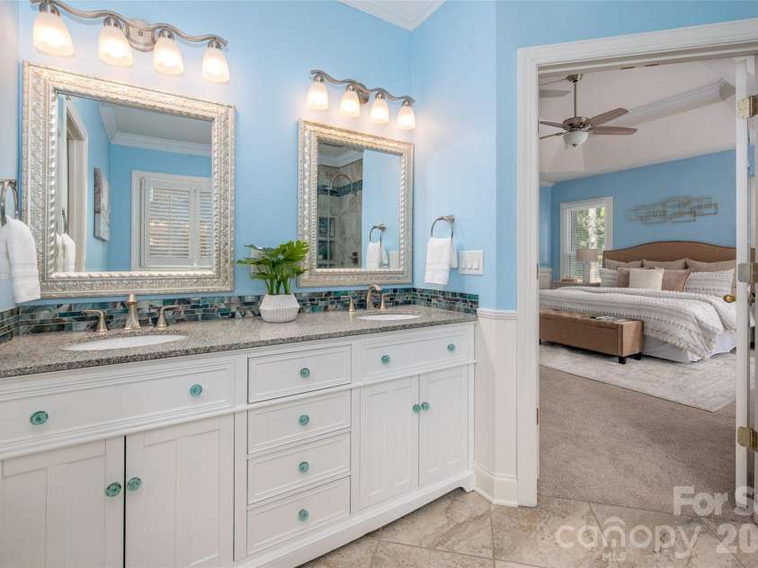 12818 Darby Chase Drive, Charlotte, NC 28277.  MLS# CAR4412364, YatesRealty ID 44377. 