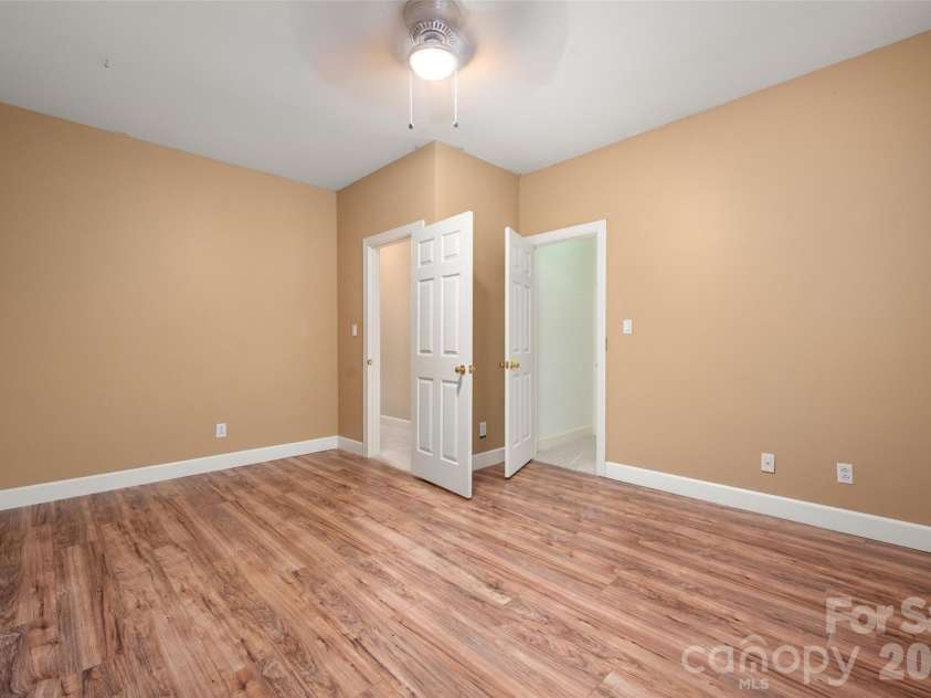 12818 Darby Chase Drive, Charlotte, NC 28277.  MLS# CAR4412364, YatesRealty ID 44377. 