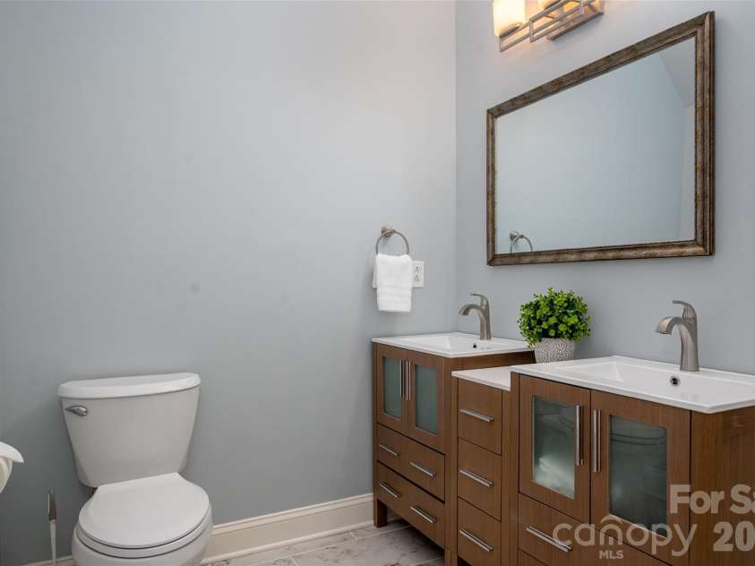 12818 Darby Chase Drive, Charlotte, NC 28277.  MLS# CAR4412364, YatesRealty ID 44377. 