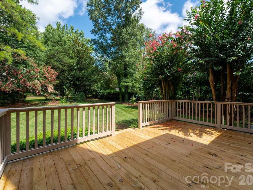 12818 Darby Chase Drive, Charlotte, NC 28277.  MLS# CAR4412364, YatesRealty ID 44377. 