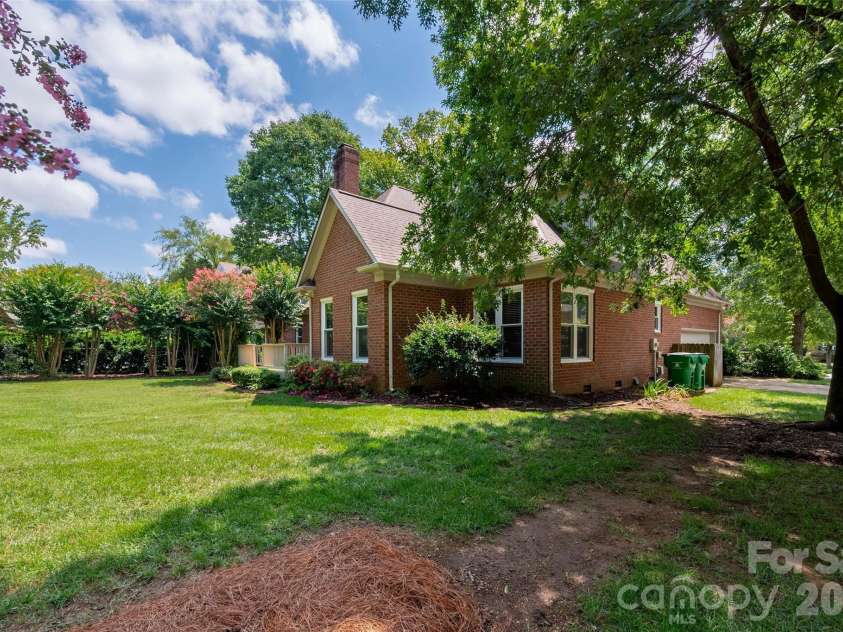 12818 Darby Chase Drive, Charlotte, NC 28277.  MLS# CAR4412364, YatesRealty ID 44377. 