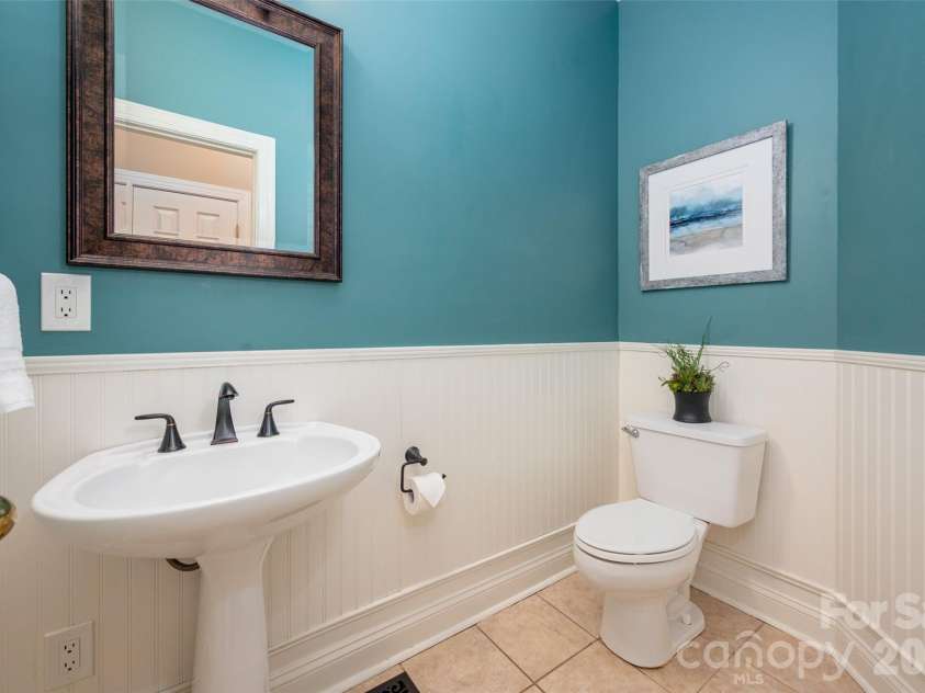 12818 Darby Chase Drive, Charlotte, NC 28277.  MLS# CAR4412364, YatesRealty ID 44377. Powder room