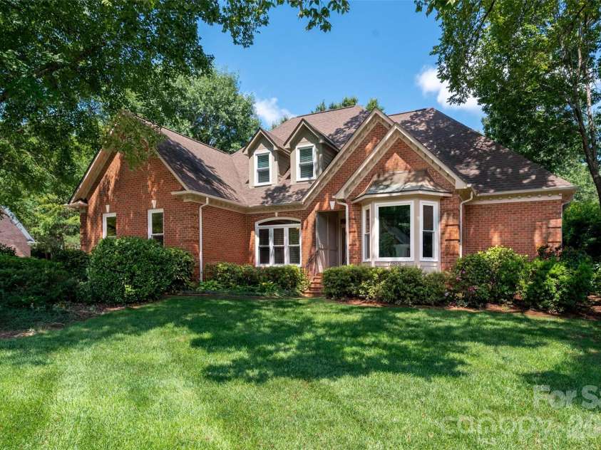 12818 Darby Chase Drive, Charlotte, NC 28277.  MLS# CAR4412364, YatesRealty ID 44377. Welcome!