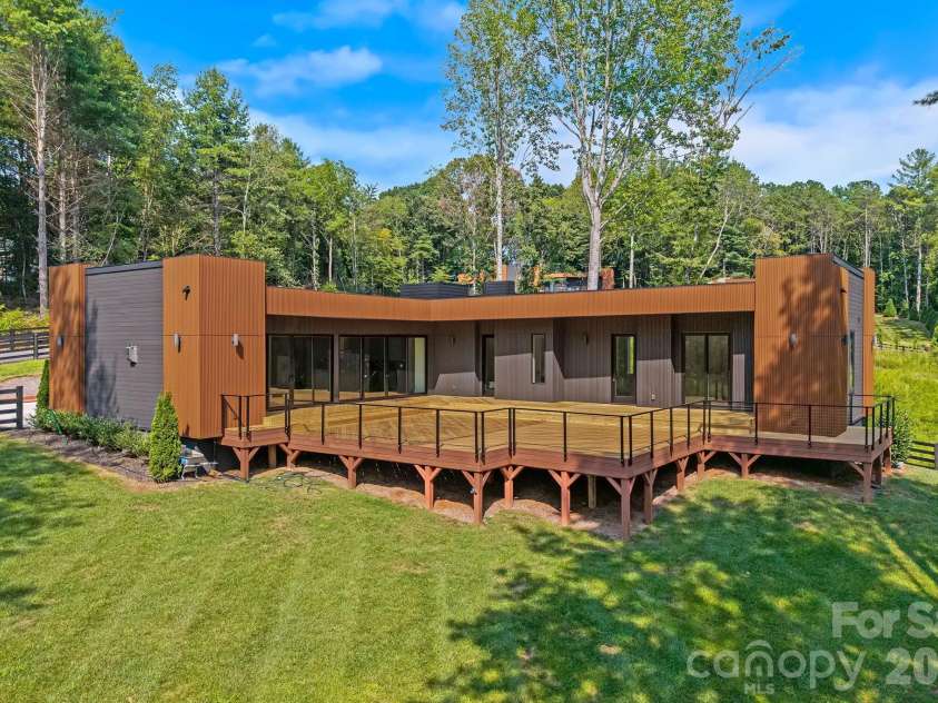 78 Manchester Way, Mills River, NC 28759.  MLS# CAR4395174, YatesRealty ID 44379. 