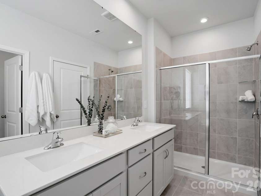 1427 Honey Trail Trail, Monroe, NC 28112.  MLS# CAR4344638, YatesRealty ID 4438. Primary bath 