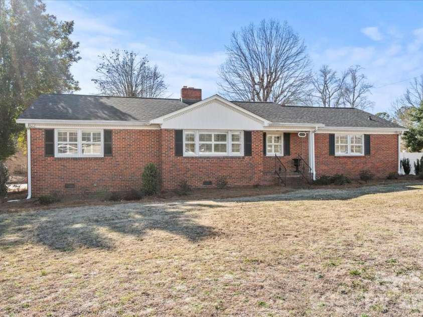 313 Pigg Street, Pageland, SC 29728.  MLS# CAR4338210, YatesRealty ID 4438. 