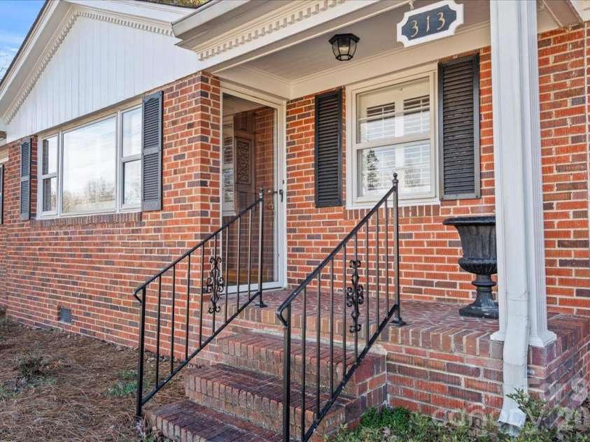 313 Pigg Street, Pageland, SC 29728.  MLS# CAR4338210, YatesRealty ID 4438. 