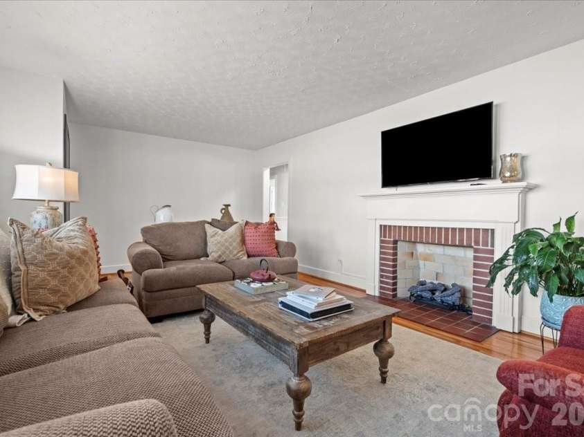 313 Pigg Street, Pageland, SC 29728.  MLS# CAR4338210, YatesRealty ID 4438. 