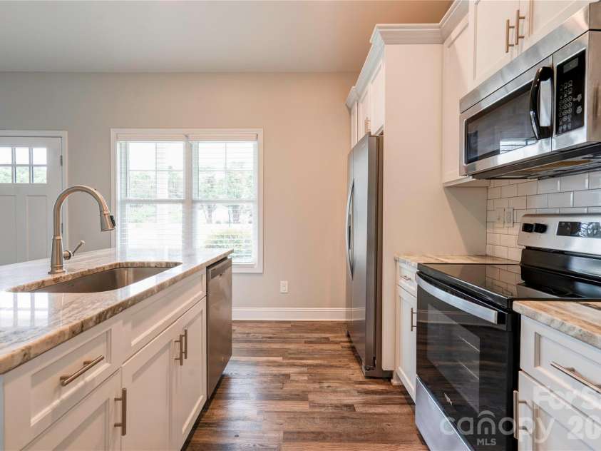 1041 Cleveland Avenue, Grover, NC 28073.  MLS# CAR4413992, YatesRealty ID 44381. Kitchen