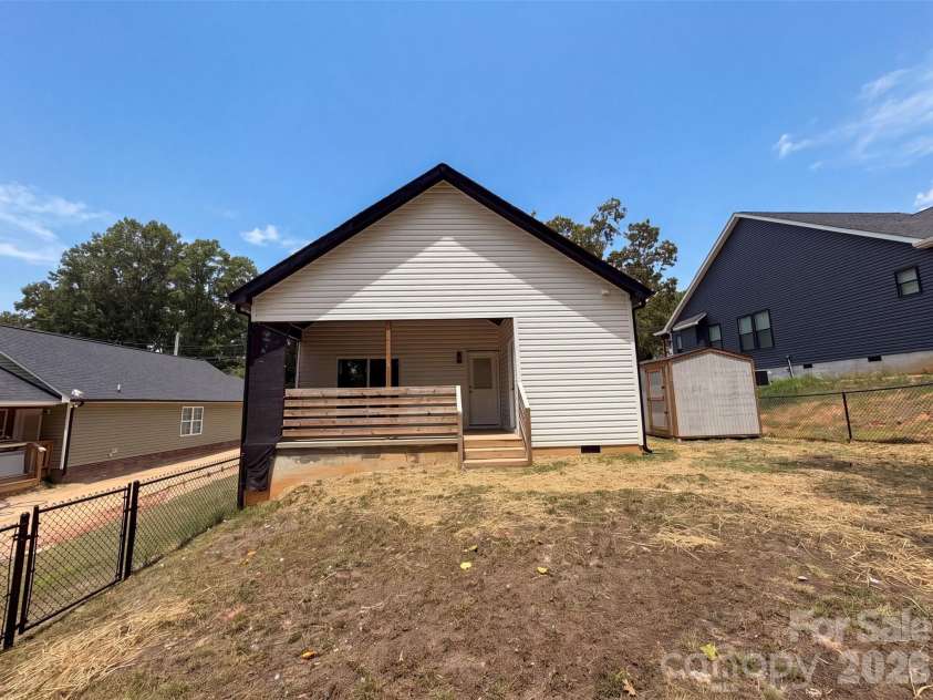 490 22nd Street, Kannapolis, NC 28083.  MLS# CAR4411033, YatesRealty ID 44382. 