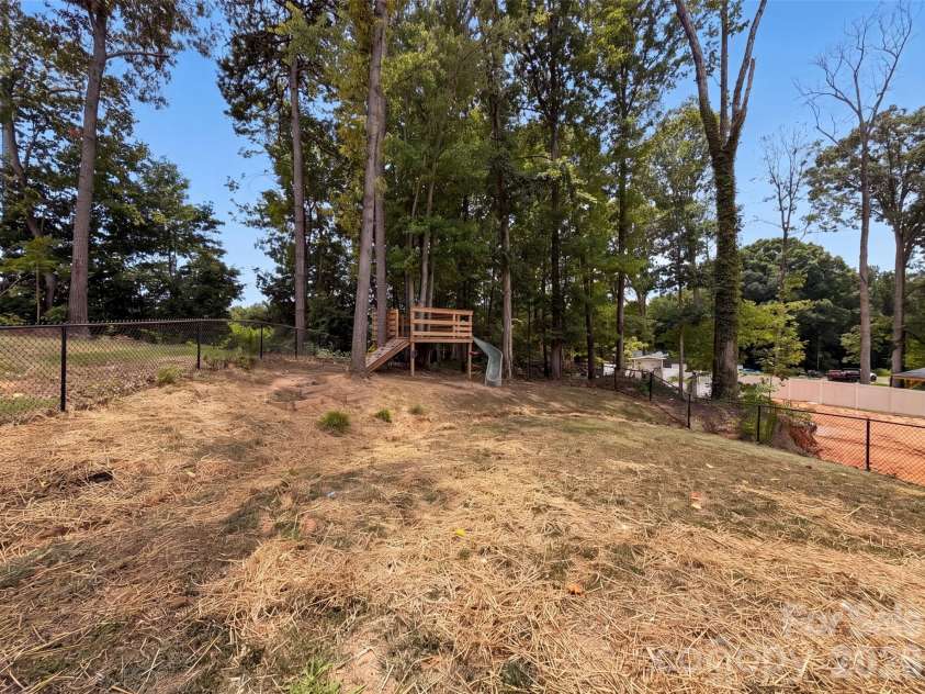 490 22nd Street, Kannapolis, NC 28083.  MLS# CAR4411033, YatesRealty ID 44382. 