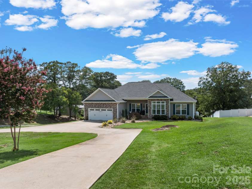 105 Michelle Drive, Chesnee, SC 29323.  MLS# CAR4414355, YatesRealty ID 44383. 
