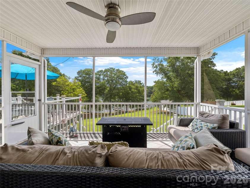 105 Michelle Drive, Chesnee, SC 29323.  MLS# CAR4414355, YatesRealty ID 44383. 