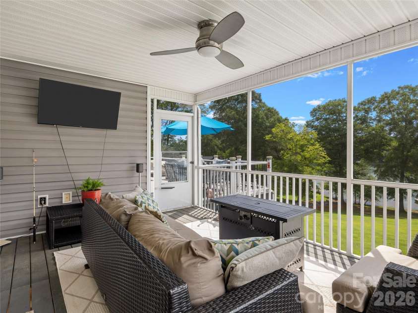 105 Michelle Drive, Chesnee, SC 29323.  MLS# CAR4414355, YatesRealty ID 44383. 