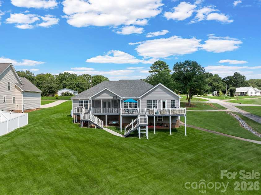105 Michelle Drive, Chesnee, SC 29323.  MLS# CAR4414355, YatesRealty ID 44383. 