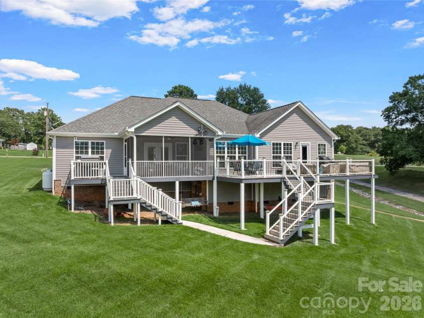 105 Michelle Drive, Chesnee, SC 29323.  MLS# CAR4414355, YatesRealty ID 44383. 