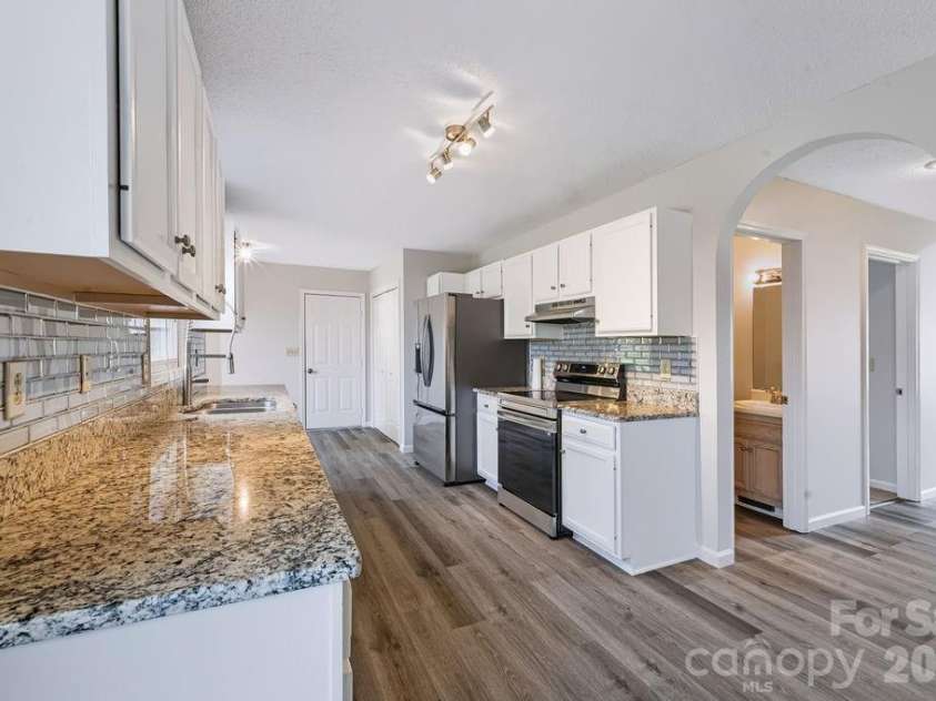 5139 Butner Drive, Hickory, NC 28602.  MLS# CAR4414648, YatesRealty ID 44384. 