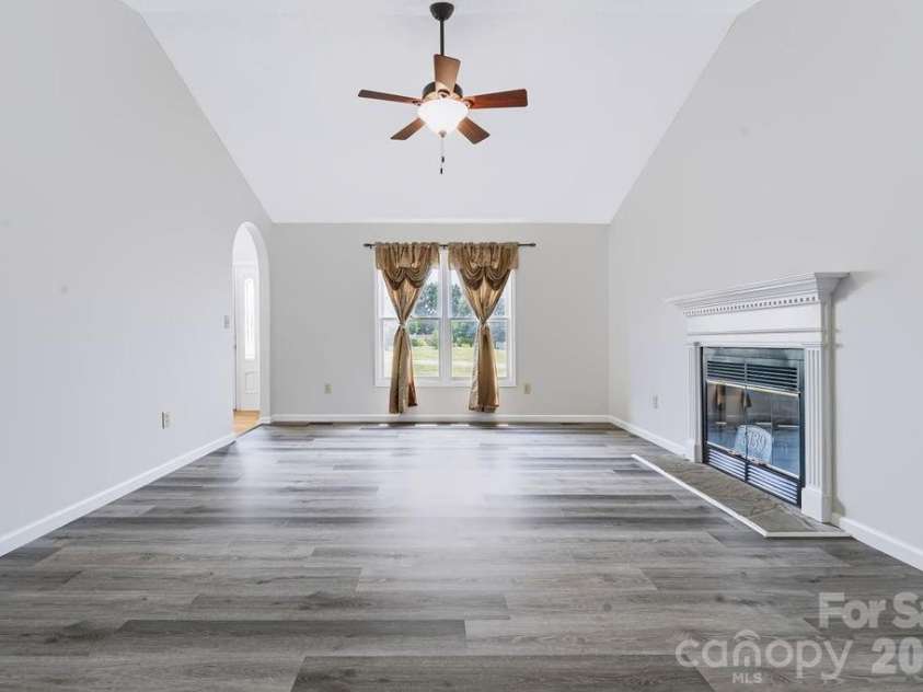 5139 Butner Drive, Hickory, NC 28602.  MLS# CAR4414648, YatesRealty ID 44384. 