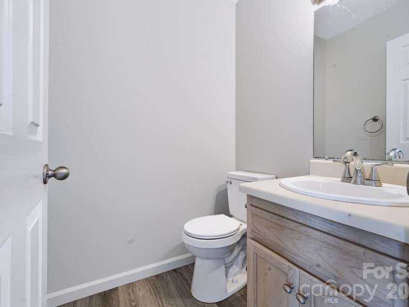 5139 Butner Drive, Hickory, NC 28602.  MLS# CAR4414648, YatesRealty ID 44384. 