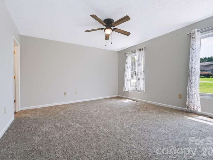 5139 Butner Drive, Hickory, NC 28602.  MLS# CAR4414648, YatesRealty ID 44384. 