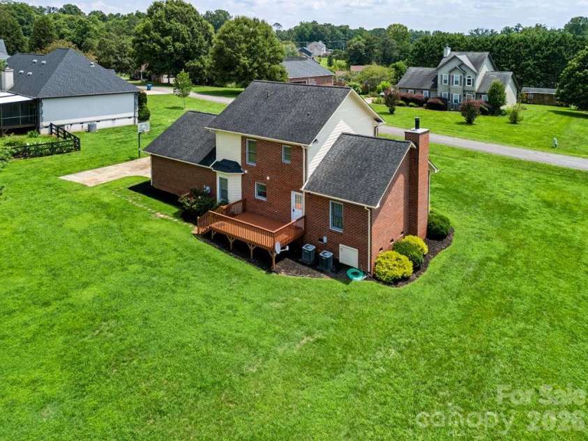 5139 Butner Drive, Hickory, NC 28602.  MLS# CAR4414648, YatesRealty ID 44384. 