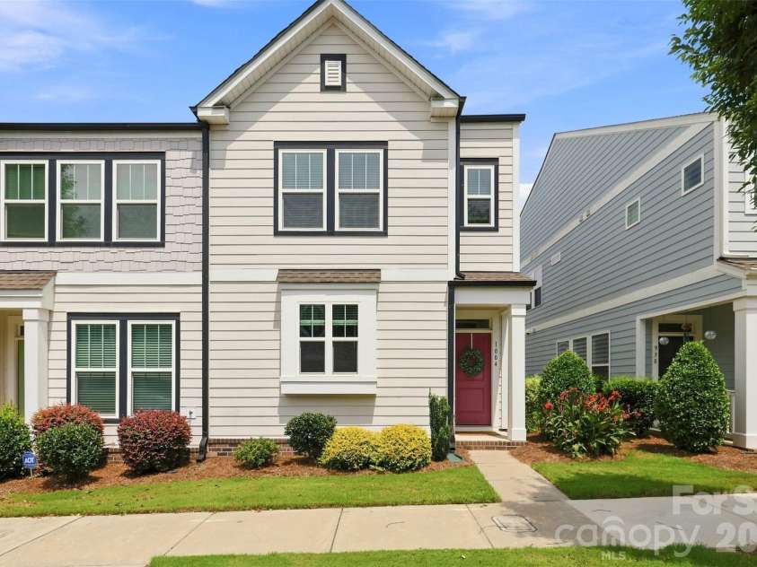1004 Lyndon Station Drive, Pineville, NC 28134.  MLS# CAR4404162, YatesRealty ID 44386. 