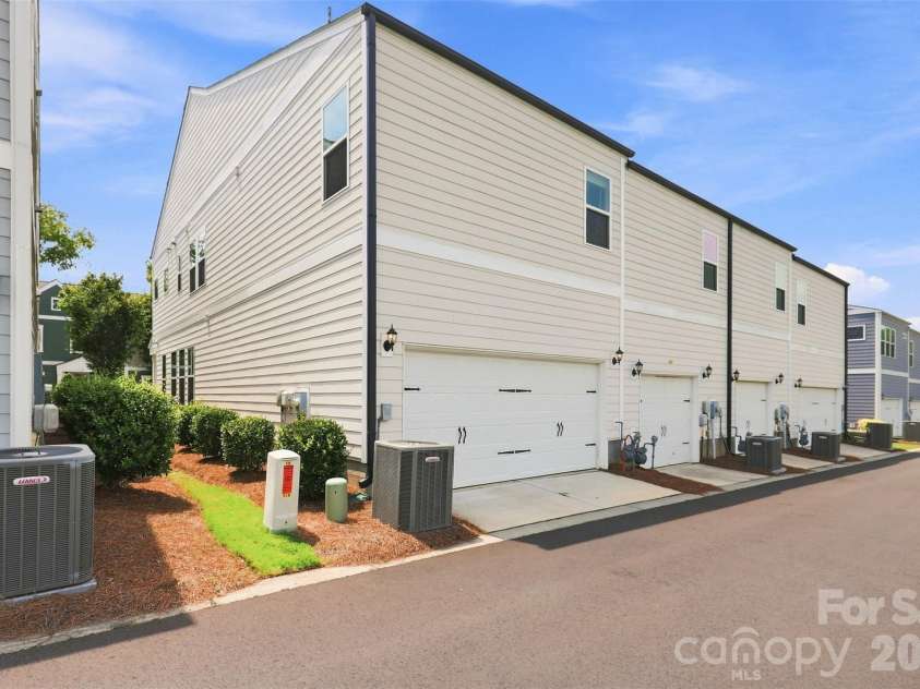 1004 Lyndon Station Drive, Pineville, NC 28134.  MLS# CAR4404162, YatesRealty ID 44386. 