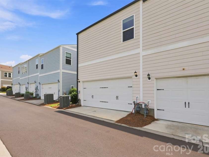 1004 Lyndon Station Drive, Pineville, NC 28134.  MLS# CAR4404162, YatesRealty ID 44386. 