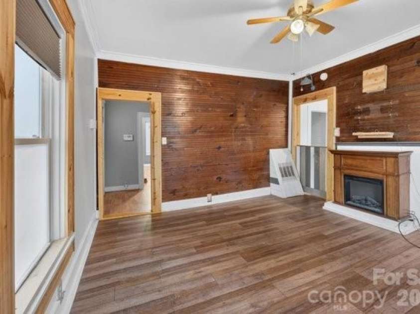 403 Spruce Street, Lenoir, NC 28645.  MLS# CAR4412597, YatesRealty ID 44388. 