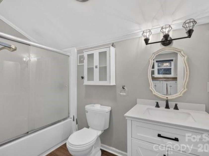 403 Spruce Street, Lenoir, NC 28645.  MLS# CAR4412597, YatesRealty ID 44388. 