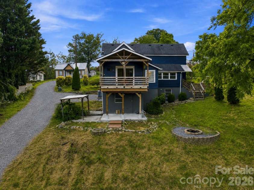 403 Spruce Street, Lenoir, NC 28645.  MLS# CAR4412597, YatesRealty ID 44388. Driveway created virtually to show example