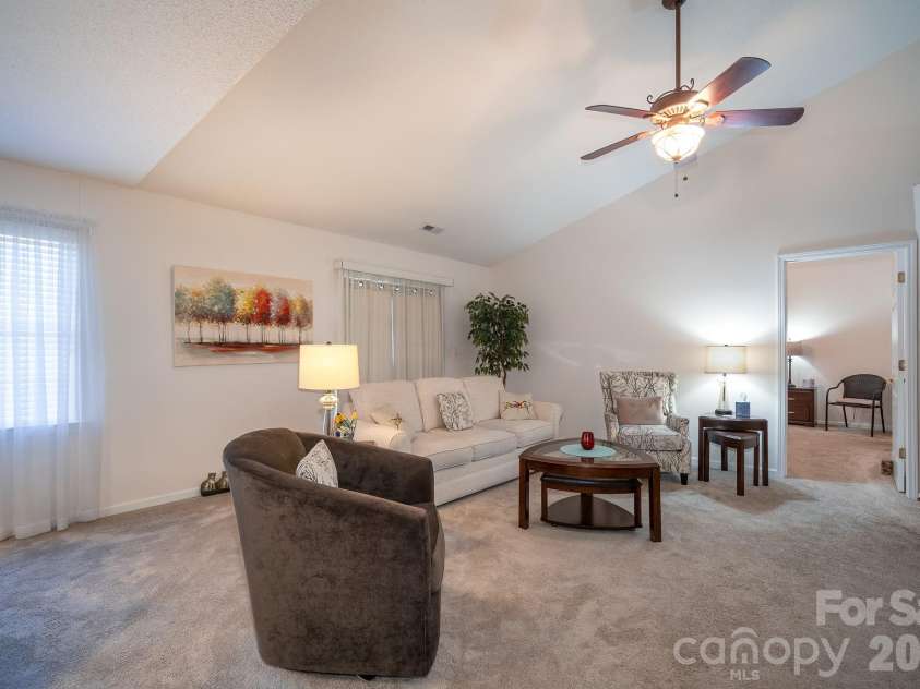 131 Ewarts Pond Road, Hendersonville, NC 28739.  MLS# CAR4337431, YatesRealty ID 4439. 