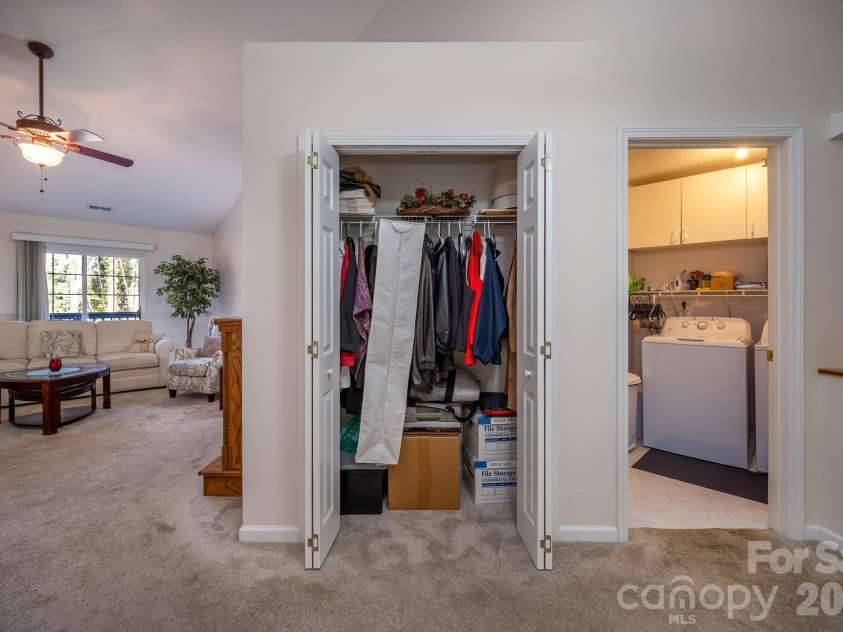 131 Ewarts Pond Road, Hendersonville, NC 28739.  MLS# CAR4337431, YatesRealty ID 4439. 