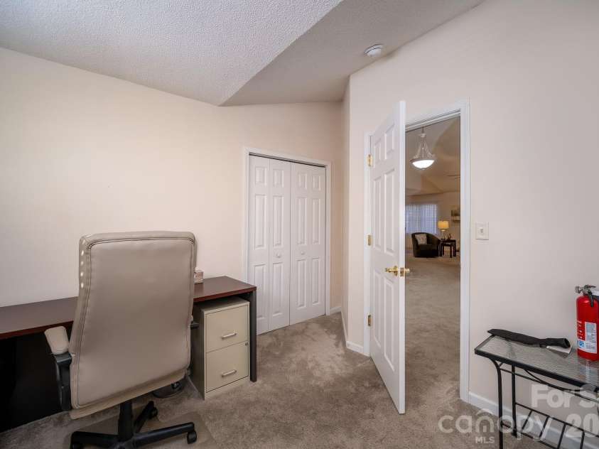131 Ewarts Pond Road, Hendersonville, NC 28739.  MLS# CAR4337431, YatesRealty ID 4439. 
