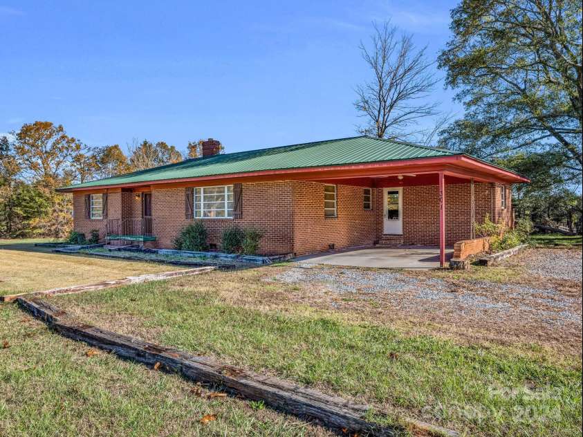 301 Doggett Road, Forest City, NC 28043.  MLS# CAR4179204, YatesRealty ID 4439. 
