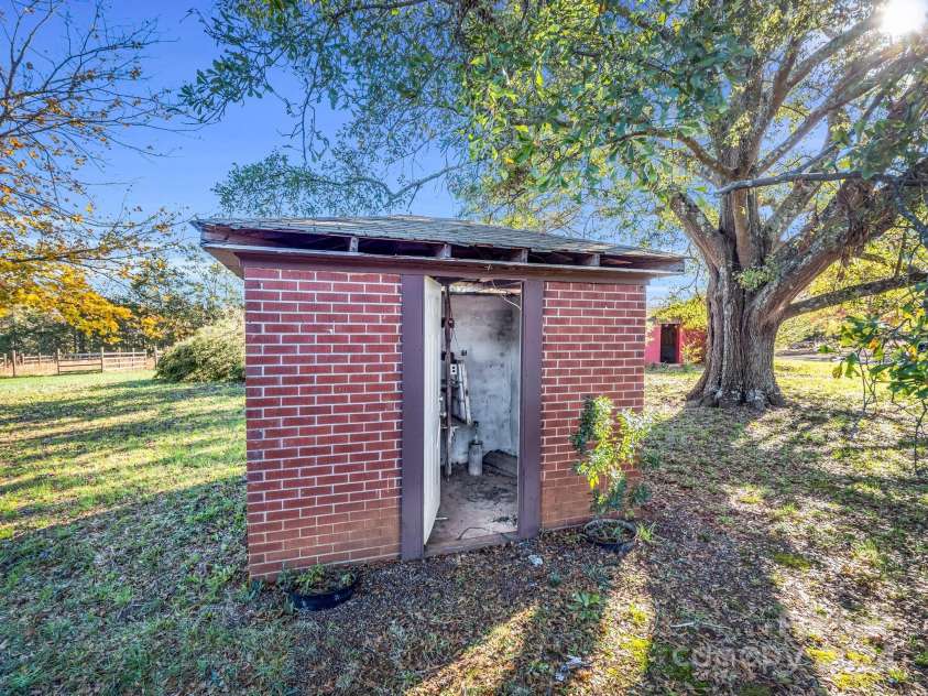 301 Doggett Road, Forest City, NC 28043.  MLS# CAR4179204, YatesRealty ID 4439. 