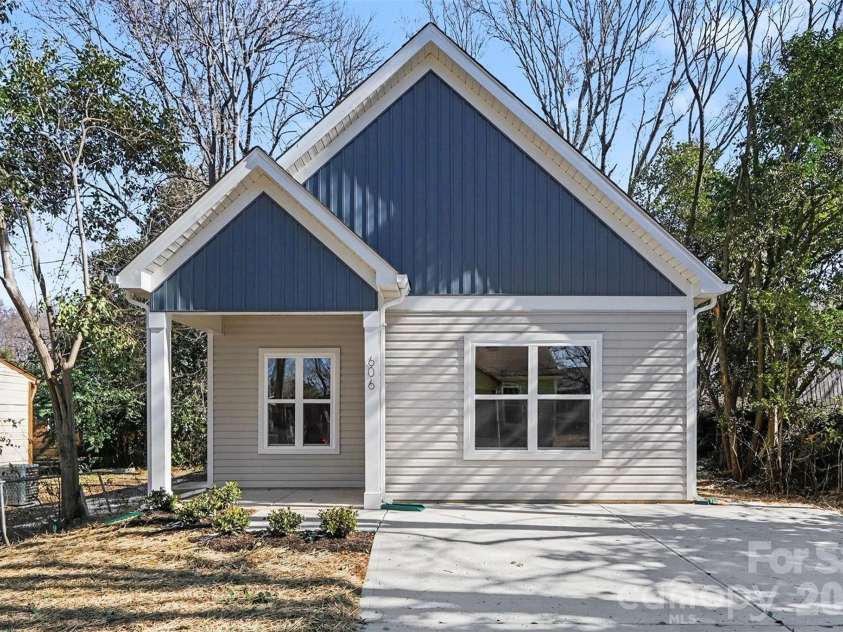 606 Lasalle Street, Monroe, NC 28110.  MLS# CAR4341114, YatesRealty ID 4439. 