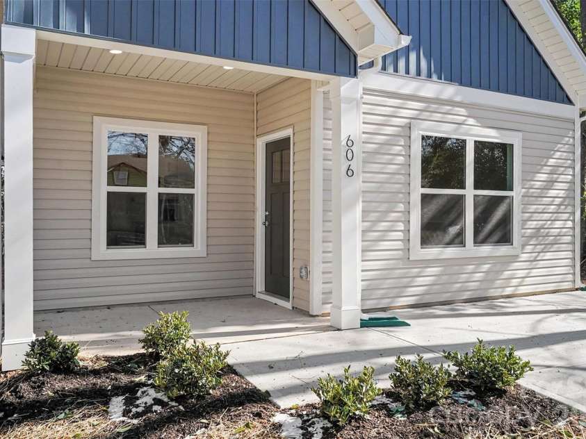 606 Lasalle Street, Monroe, NC 28110.  MLS# CAR4341114, YatesRealty ID 4439. 