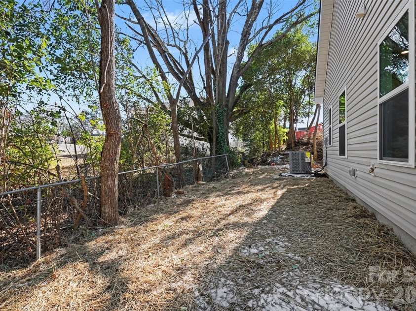 606 Lasalle Street, Monroe, NC 28110.  MLS# CAR4341114, YatesRealty ID 4439. 