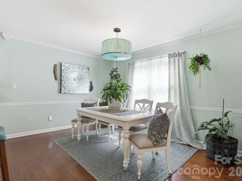 2918 24th Street Drive, Hickory, NC 28601.  MLS# CAR4414782, YatesRealty ID 44391. 